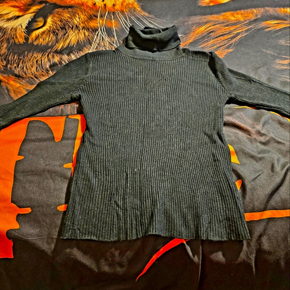 Turtle neck - Picture 2 of 2